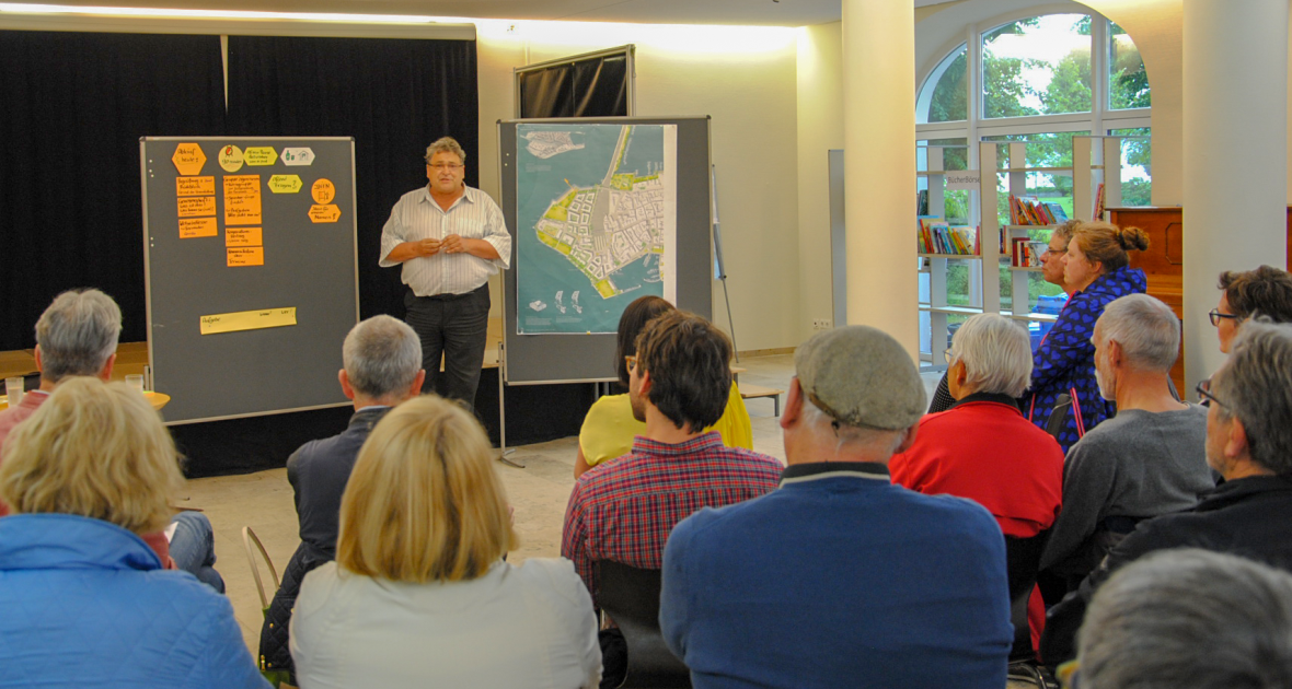 Gündungstreffen Moderator Götz Rauch